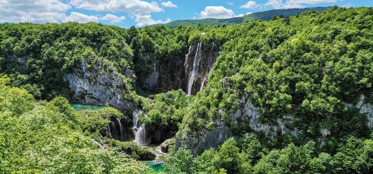 Apartman Nina Licko Petrovo Selo Esterno foto