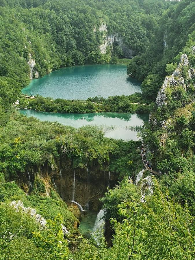 Apartman Nina Licko Petrovo Selo Esterno foto