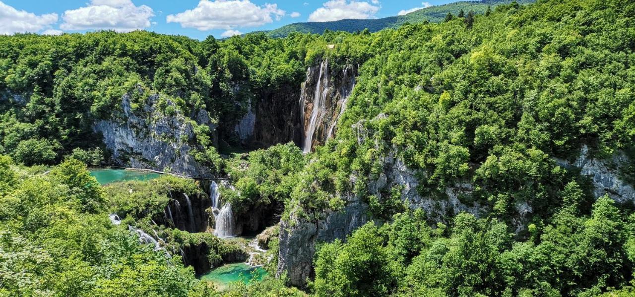 Apartman Nina Licko Petrovo Selo Esterno foto