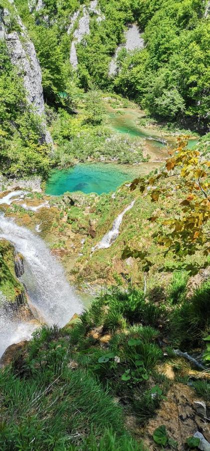 Apartman Nina Licko Petrovo Selo Esterno foto