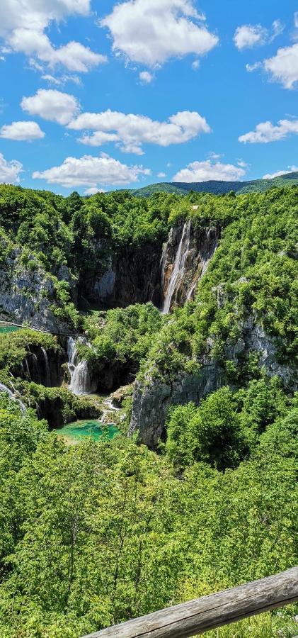 Apartman Nina Licko Petrovo Selo Esterno foto