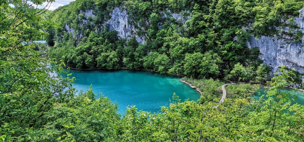 Apartman Nina Licko Petrovo Selo Esterno foto