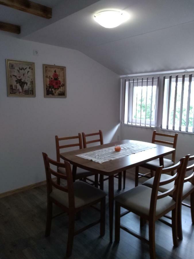 Apartman Nina Licko Petrovo Selo Esterno foto